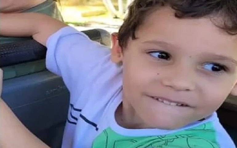 Fã do Homem-Aranha, Bernardo, 4, é enterrado com roupa do herói em Blumenau