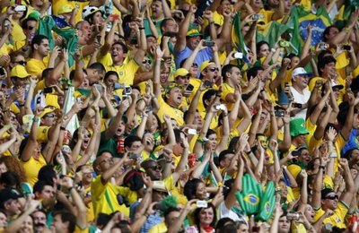 Projeto de lei assegura liberdade de expressão em estádios de futebol  