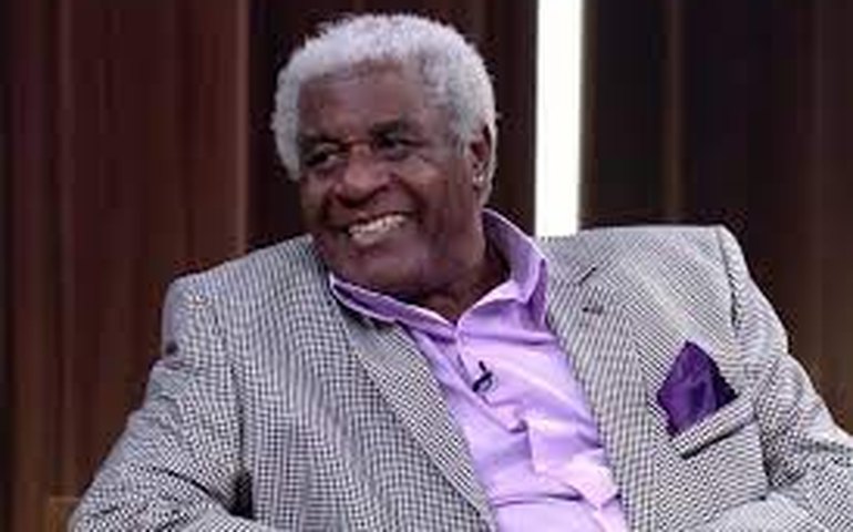 Tony Tornado relembra encontro com Janis Joplin: 'Peguei-a no colo'