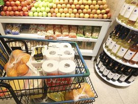 Primeiro dia do Aniversário Guanabara atrai consumidores em busca de ofertas