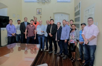 Prefeitura de Penedo e indústria de pescado fecham contrato sobre uso da UBP