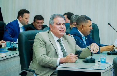 Samyr Malta protocola PL que concede prioridade às mães atípicas em programas habitacionais populares