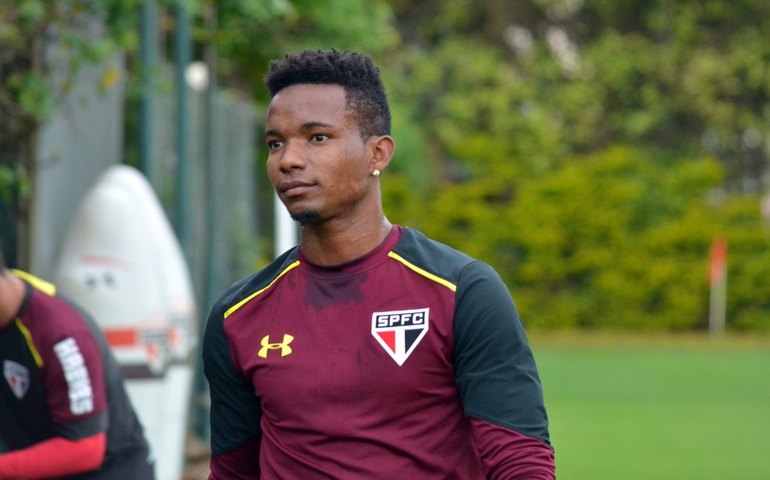Venda de Thiago Mendes faz torcida do São Paulo pedir compra definitiva de Jucilei