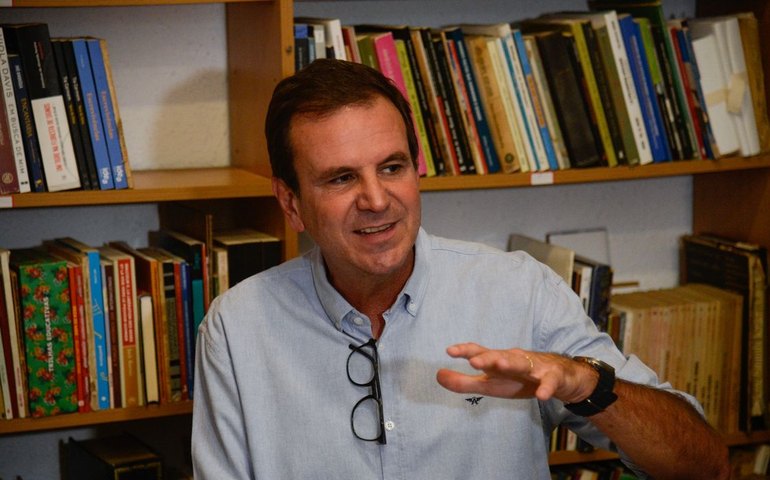 Secretário do Rio escapa de atentado após combater máfia dos combustíveis