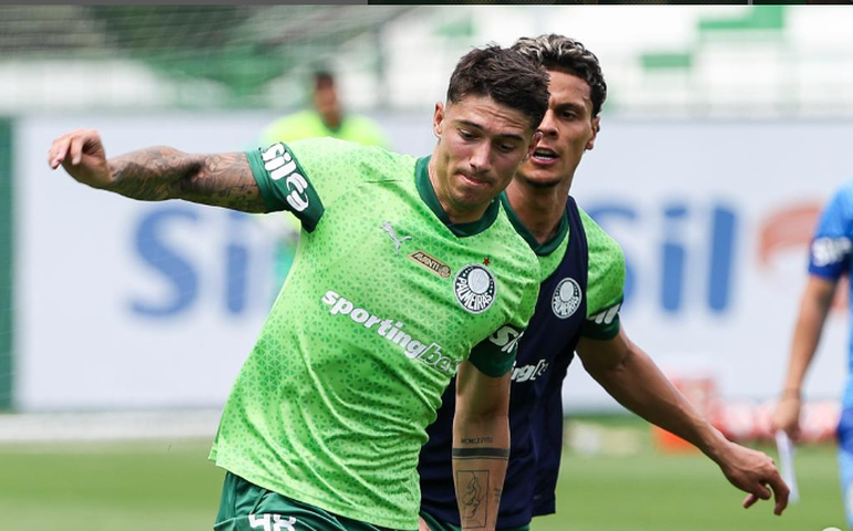 Palmeiras aprimora saída de bola na Academia de Futebol e Piquerez participa de treinamento