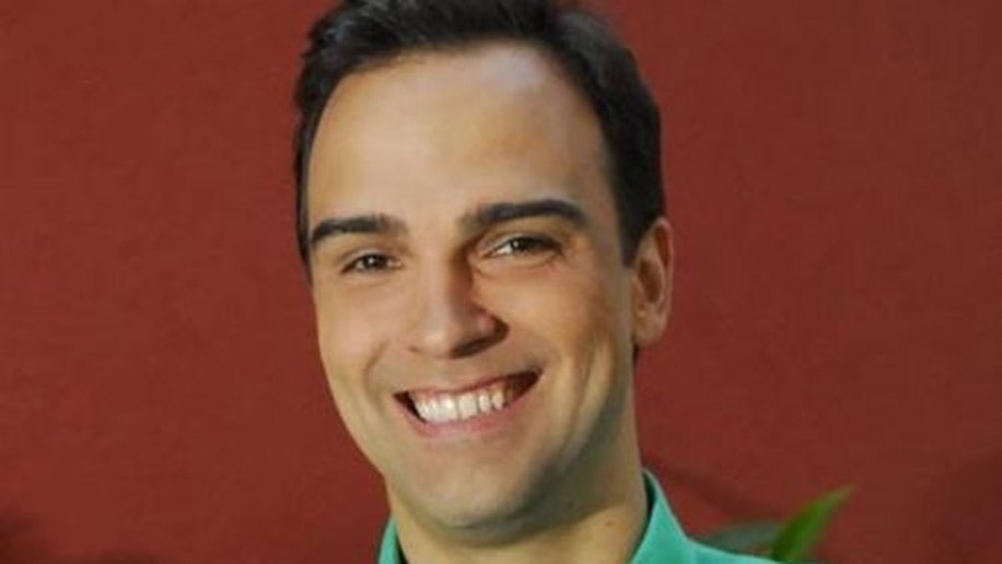 Tadeu Schmidt quer ser testado como narrador na Globo