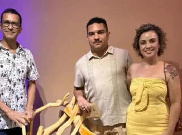 Pão de Açúcar tem maior número de artesãos em madeira representados em feira internacional em Milão, na Itália