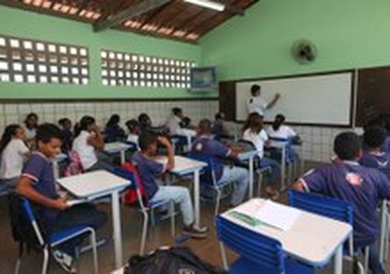 Professores terão reajuste e vencimento será de R$ 1.917,78