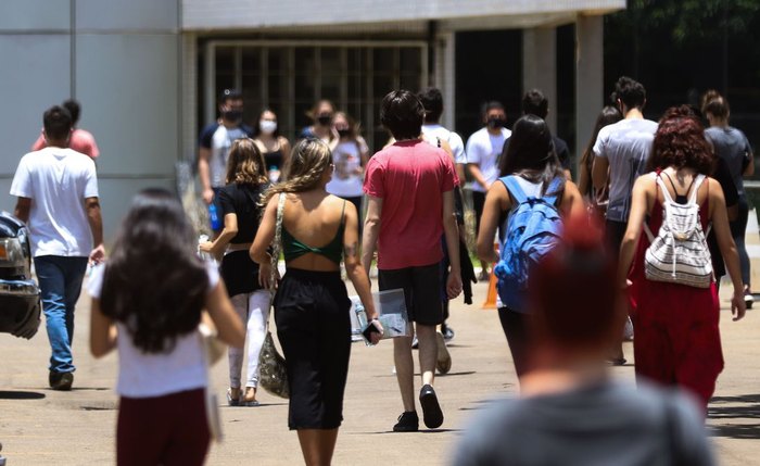 Estudantes podem pedir reaplicação do Enem