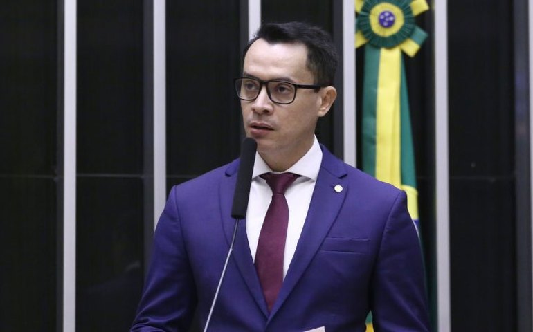 Comissão aprova mais visibilidade ao direito de atendimento prioritário para acompanhante de pessoa com deficiência