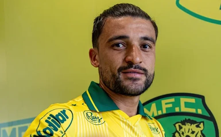 Mirassol oficializa contratação do lateral Victor Luís, ex-Vasco e Palmeiras