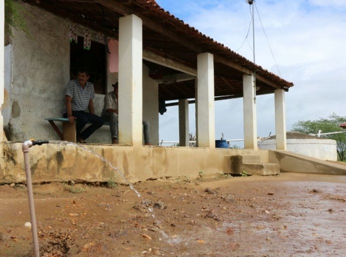 Governo entrega sistemas de abastecimento em Cacimbinhas