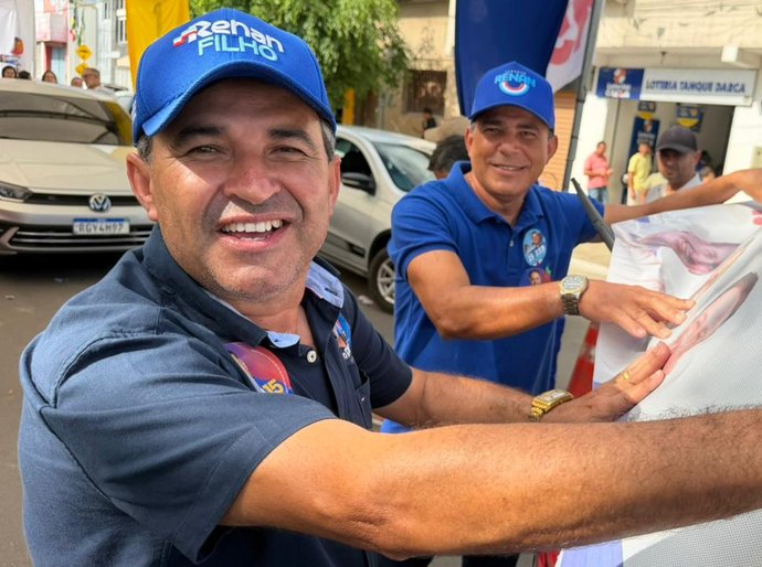 Prefeito Didi reúne multidão em grande adesivaço e demonstra força política em Tanque d’Arca