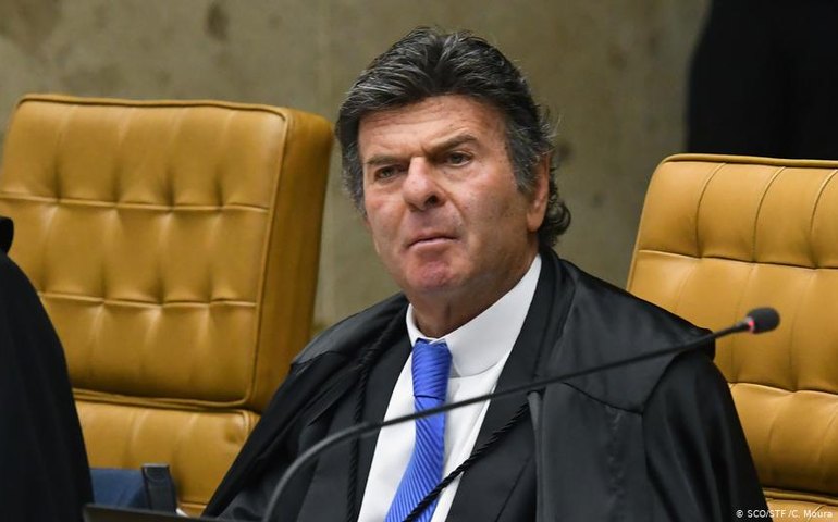 ‘Todos os poderes públicos devem conta à sociedade’, diz Luiz Fux