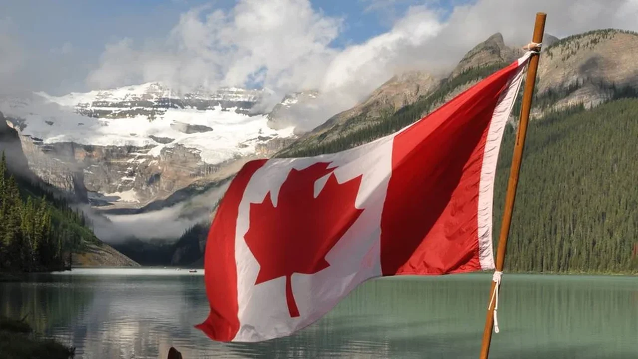Canadá registra maior superávit trimestral em conta corrente desde 2005, impulsionado por preços de energia