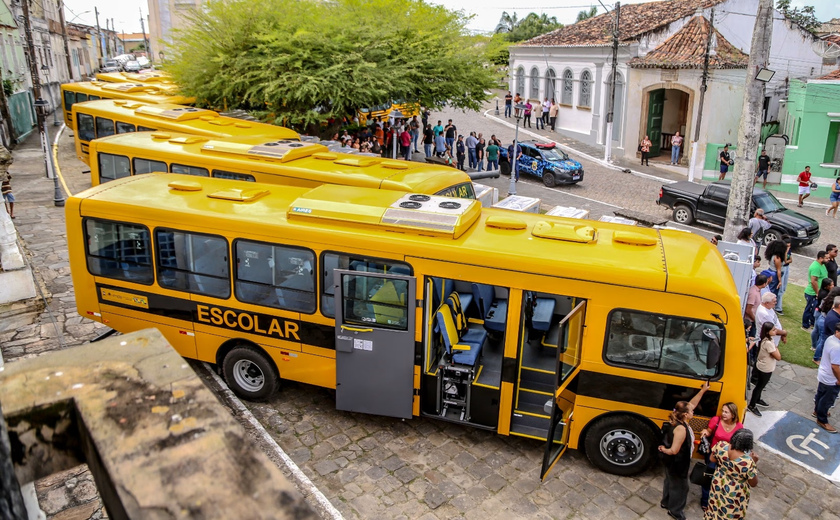 Prefeitura de Penedo amplia investimentos em educação com mais ônibus e câmaras frigoríficas