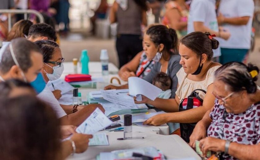 Moradoras do Benedito Bentes recebem serviços do Empodera Mulher na Comunidade