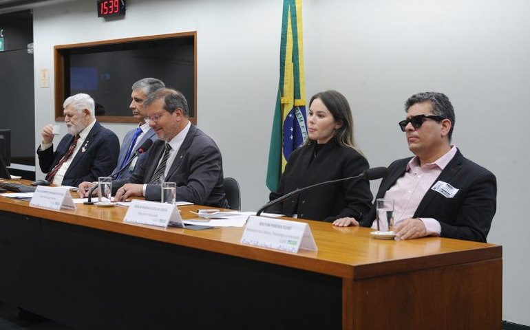 Especialistas defendem a tecnologia como aliada do envelhecimento bem-sucedido