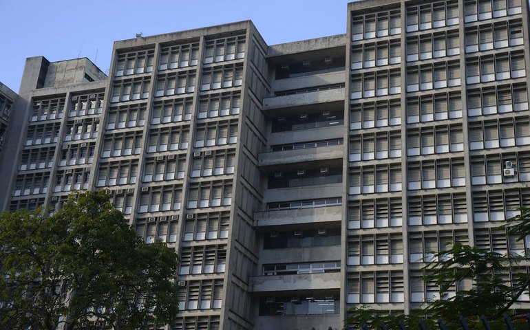 Após desocupação de prédio, Uerj retoma aulas nesta terça-feira