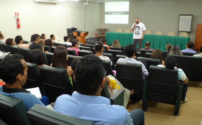 Ifal inicia curso que aprofunda debate sobre crises ambientais