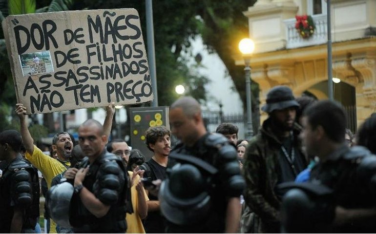 Familiares de vítimas da violência policial cobram justiça