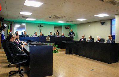Rui Palmeira participa da posse dos novos dirigentes do TRT/Alagoas