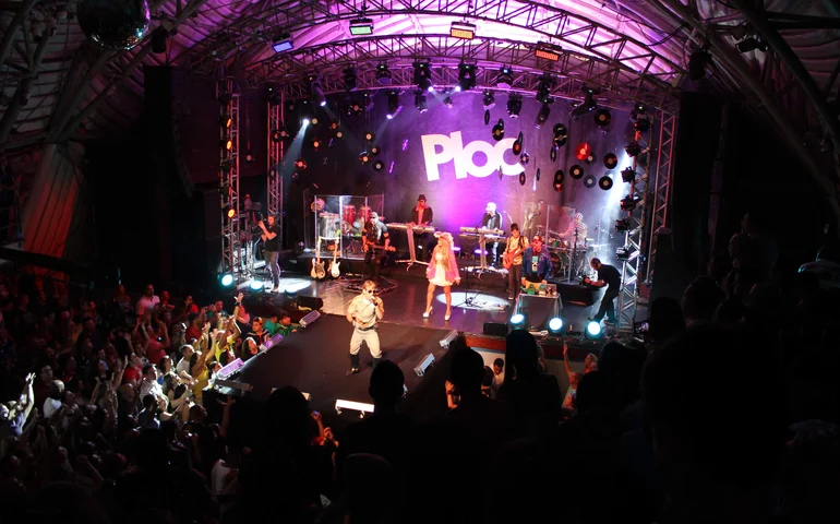 PLOC se reinventa e dá um passo além: vira um grande festival, reunindo 21 artistas no mesmo palco, em uma noite histórica