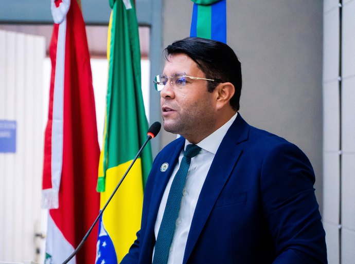 Allan Pierre cobra ações urgentes da Prefeitura para reduzir impactos das chuvas nas Grotas do Benedito Bentes