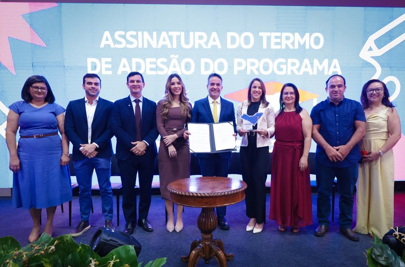 Governo premia municípios com melhor IDEB e renova pactuação do Programa Escola 10