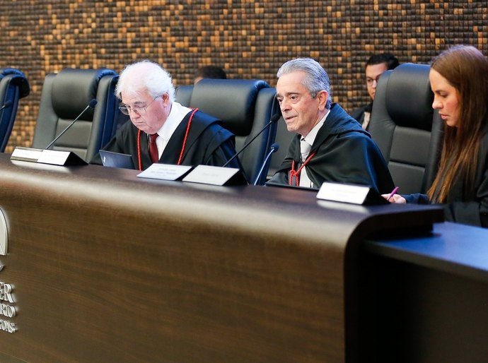 Desembargadores julgam 37 processos durante sessão do Pleno