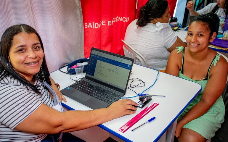 Moradores do Benedito Bentes são beneficiados com serviços itinerante da Assistência Social