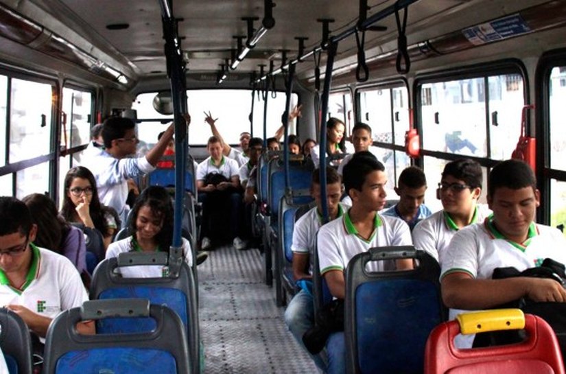 Rio Largo disponibiliza transporte para alunos do Ifal e de universidades