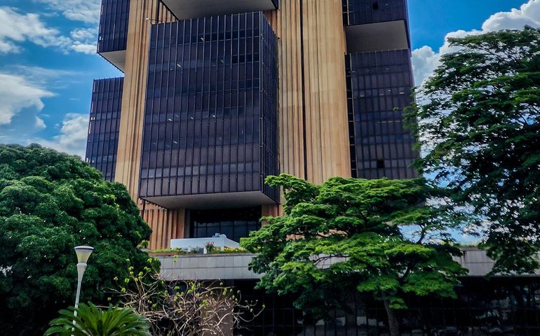 Economia brasileira cresceu 0,8% em março