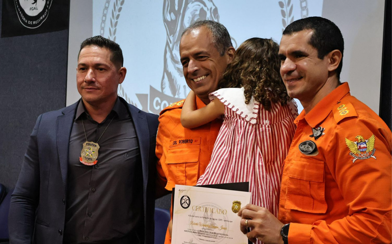 Militar do CBMAL conclui curso pioneiro de condutor de cães de faro policial promovido pela Polícia Civil de Alagoas