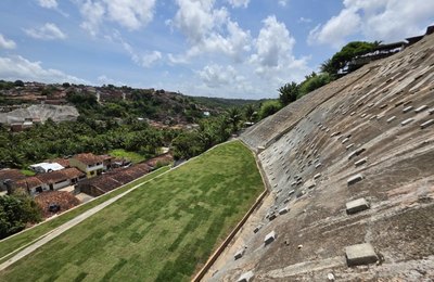 Infraestrutura conclui obra de contenção em mais um ponto de encosta na Chã de Bebedouro
