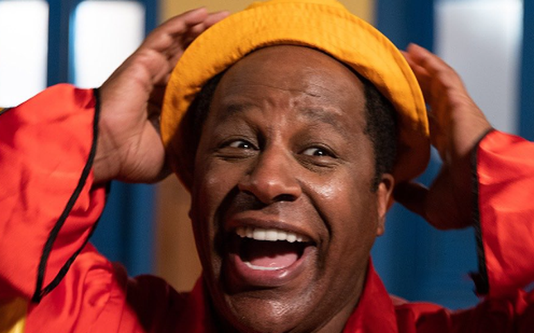 Mussum no cinema, Ailton Graça aponta influências do comediante em sua vida e diz que filme 'conta história corrigindo erros'