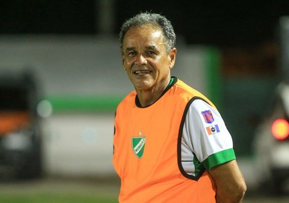 Após eliminação na Copa do Brasil, Roberval Davino deixa o Murici