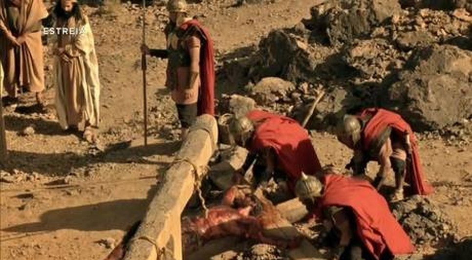 Cena de crucificação foi exibida na estreia Reprodução/RecordTV