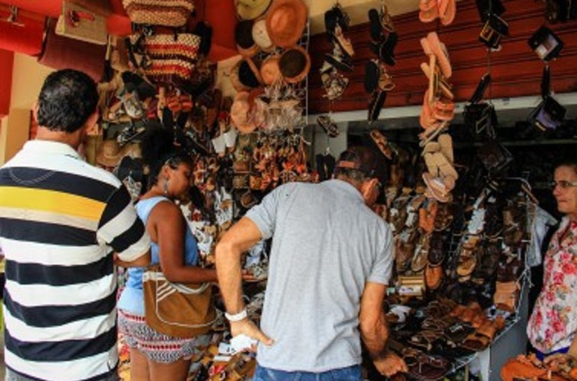 Confira o horário de funcionamento de feiras e mercados no feriado