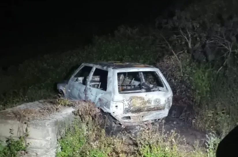 Dois corpos carbonizados são encontrados dentro de carro, em Marechal Deodoro