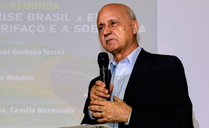Pedro Robério Nogueira, presidente do Sindaçúcar-AL, durante mesa-redonda no Cesmac