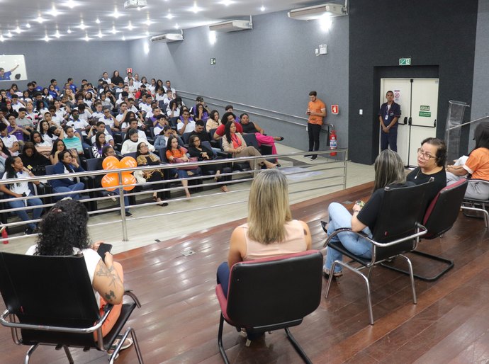 Senac Alagoas promove evento com jovens aprendizes em combate ao abuso e à exploração sexual de crianças e adolescentes