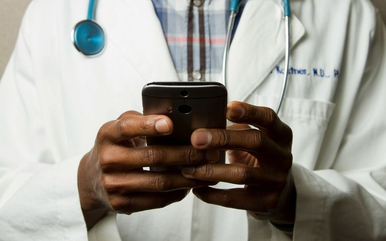 Inep divulga pontuação final do exame de diplomas médicos