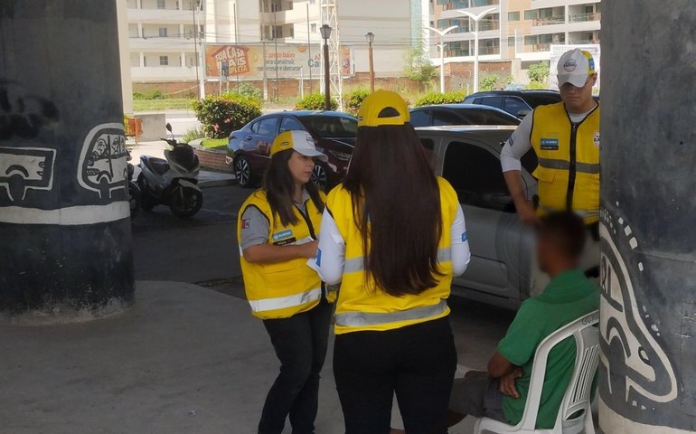 Ronda no Bairro auxilia dependente químico e o encaminha para tratamento