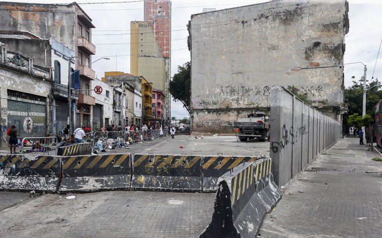 Moraes rejeita ação do PSOL contra muro na Cracolândia em São Paulo