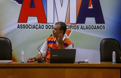 AMA e Defesa Civil capacitam coordenadores municipais sobre mapeamento de área de riscos 