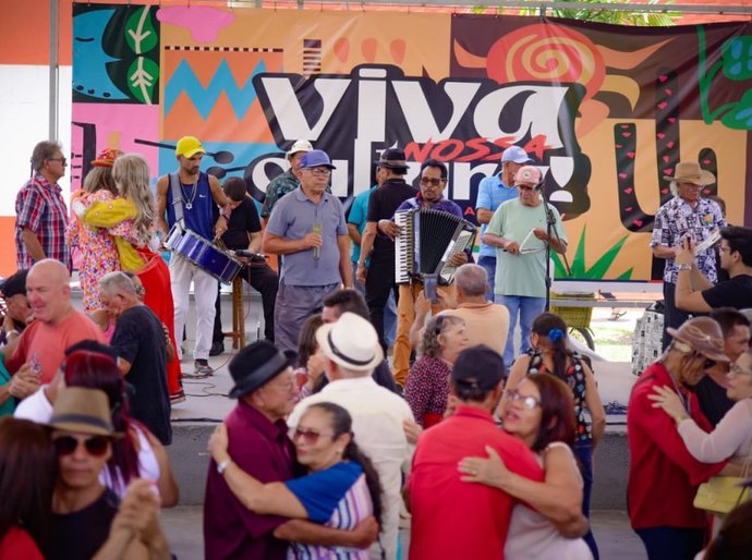 Arapiraca: Com muito forró, Cultura na Praça celebra artistas da terra na última edição do ano
