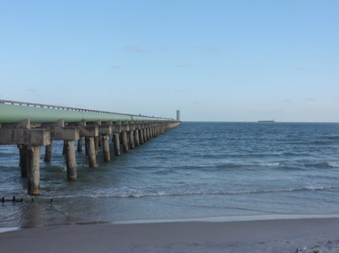 Casal investe R$ 800 mil em obra de melhoria do Emissário Submarino