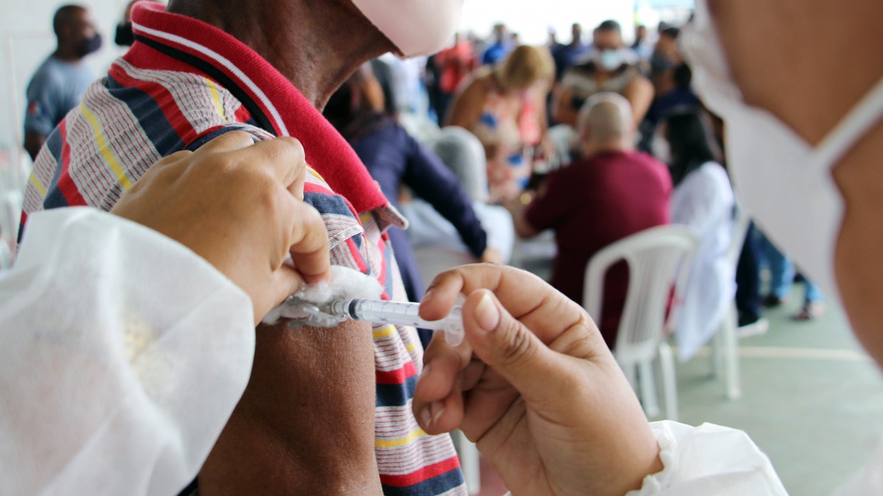 Profissionais do Sistema Socioeducativo são vacinados contra Covid-19