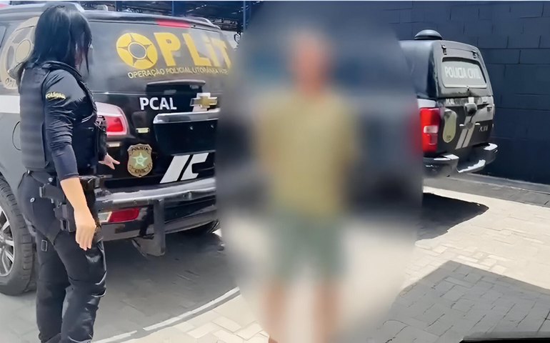 Homem é preso em flagrante por tentar furtar trailer na Jatiúca